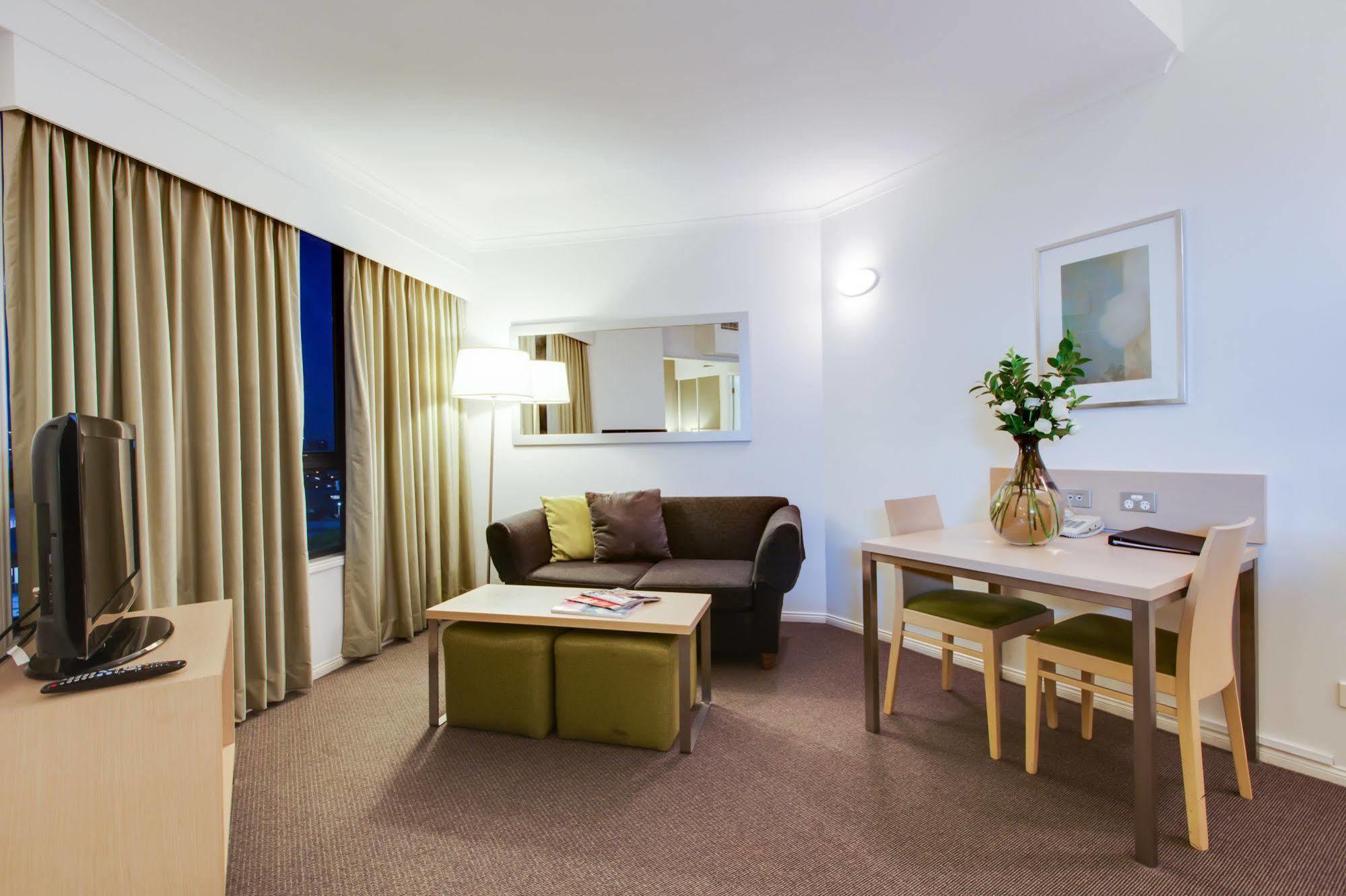 Oakbridge Hotel & Apartments Брисбен Экстерьер фото